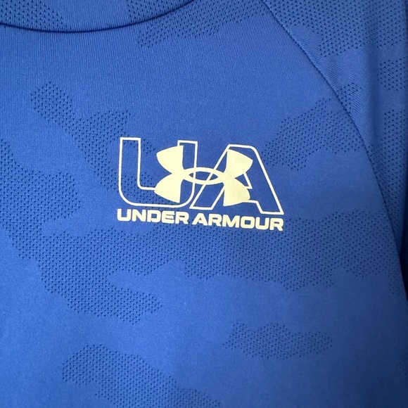 Under Armour Blue Camo Shirt with Small Logo Youth Large EUC - Picture 4 of 7